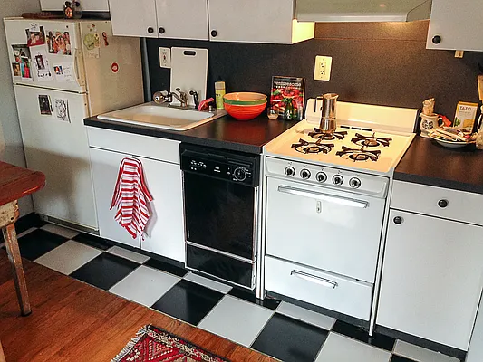 Rented by Francine Realty | media 21