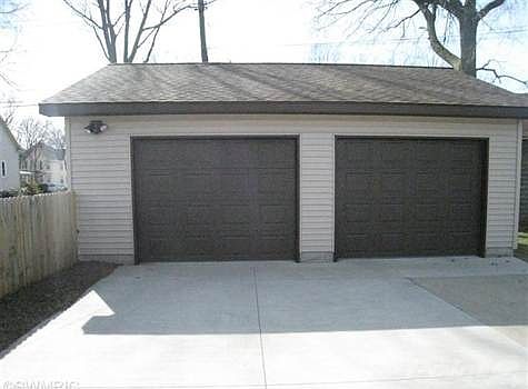 2 car garage new in 2010