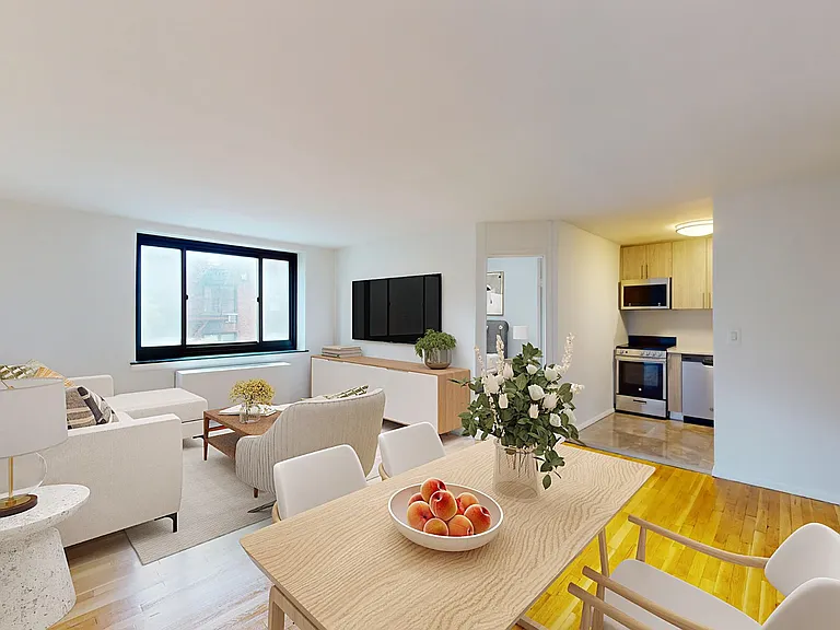 230 E 30th St #13A — Photo 1
