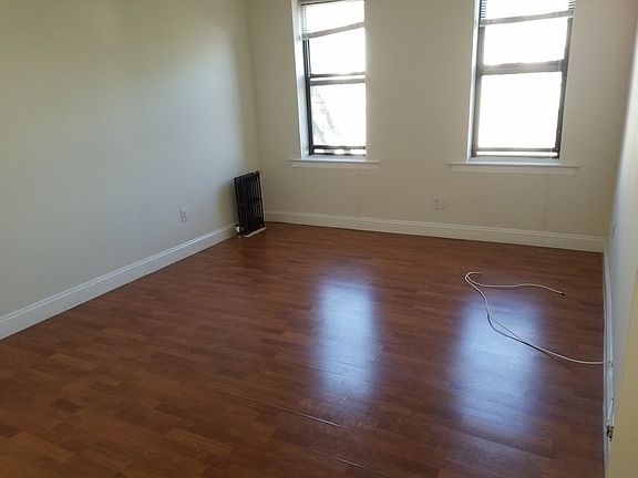 3rd image of 4207 34th Ave APT 4A