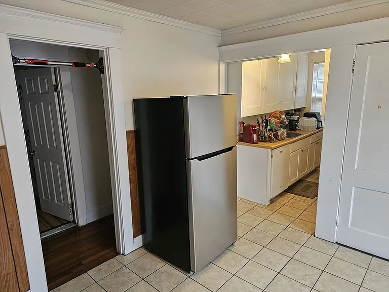 69 Fairfield St #2 — Photo 5