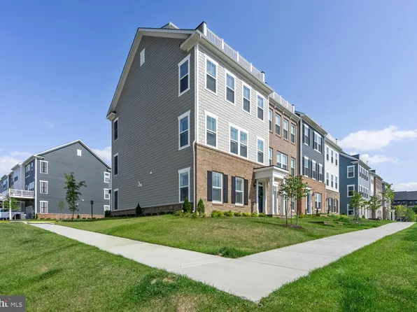 17300 Turnstone Dr, Dumfries, VA 22026