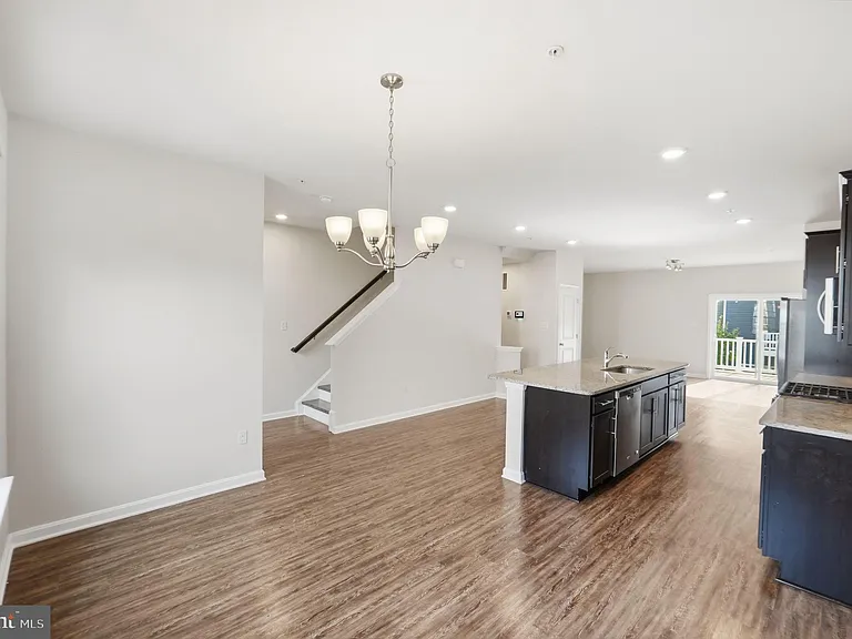 1806 Kellington Ct — Photo 10