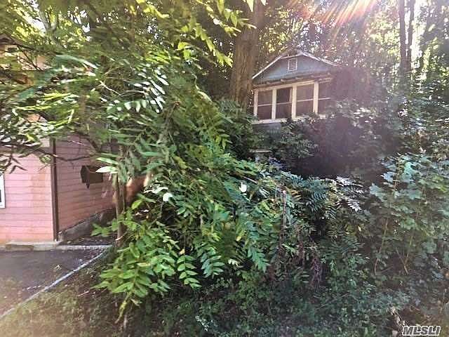 1st image of 8 Woodland Ln