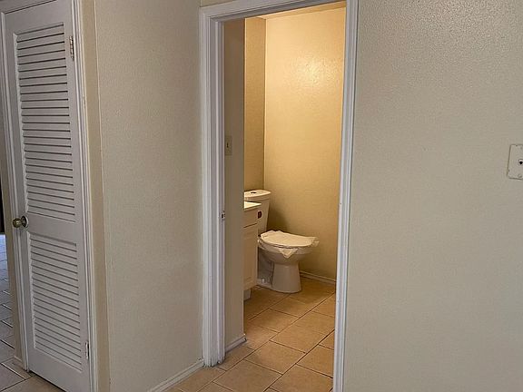 5th image of 10649 Starcrest Dr #10655
