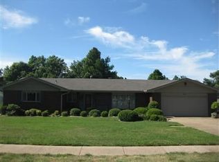 1110 W Westview St, Springfield, MO 65807