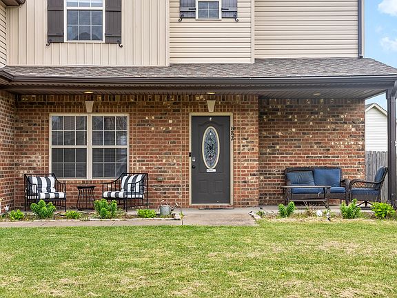 3rd image of 682 Sturdivant Dr