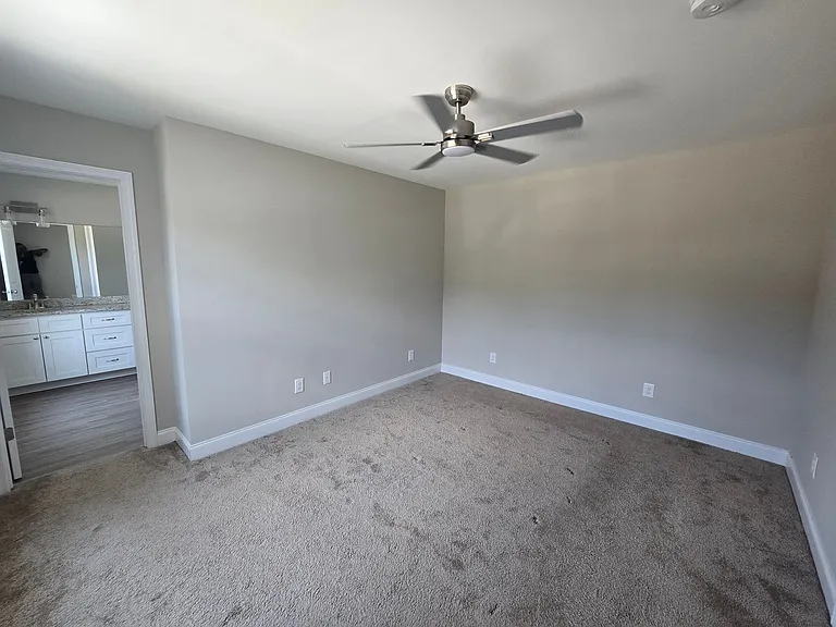 916 Stevens St — Photo 17