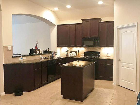 5th image of 217 Harbor Bend Ln