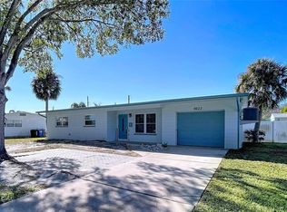8822 Bay St NE, Saint Petersburg, FL 33702