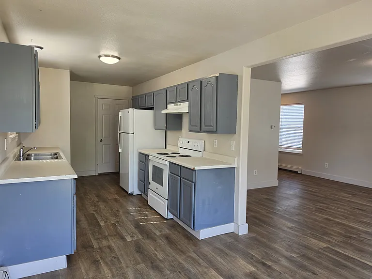 2978 Emerald Cir — Photo 3