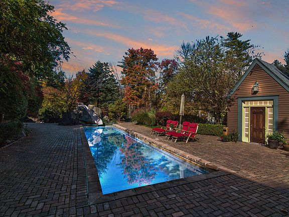 5th image of 5312 Hickory Cir