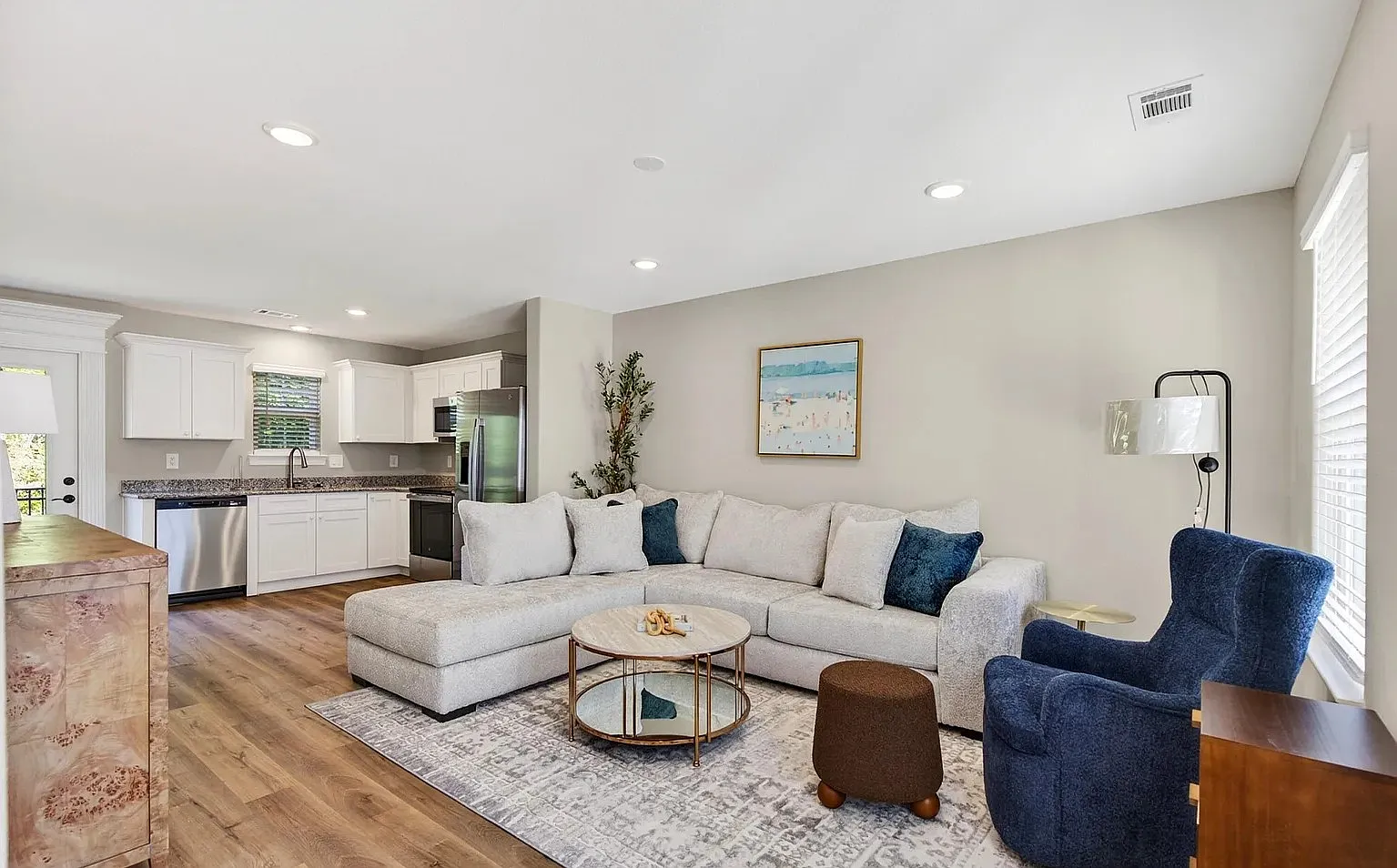 3 bed, 1.5 bath, 1030 sqft, $1,750 — Photo 2