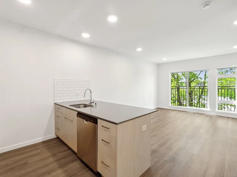 Plaid Apartments — Photo 37