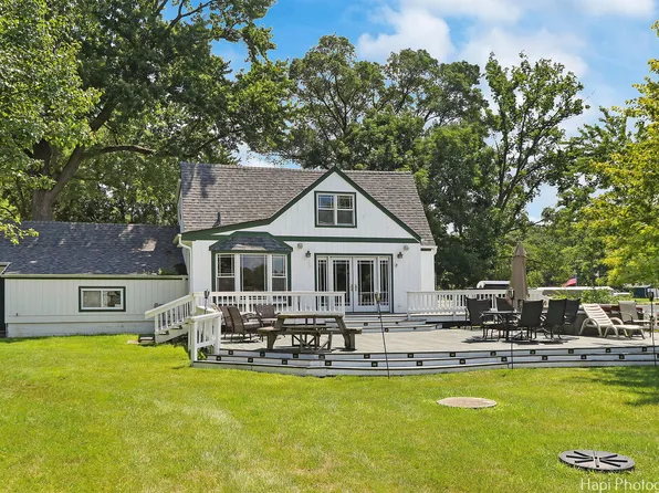 2709 Pueblo Dr, McHenry, IL 60051