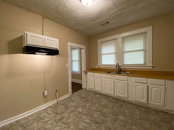 5th image of 3245 Carnes Ave