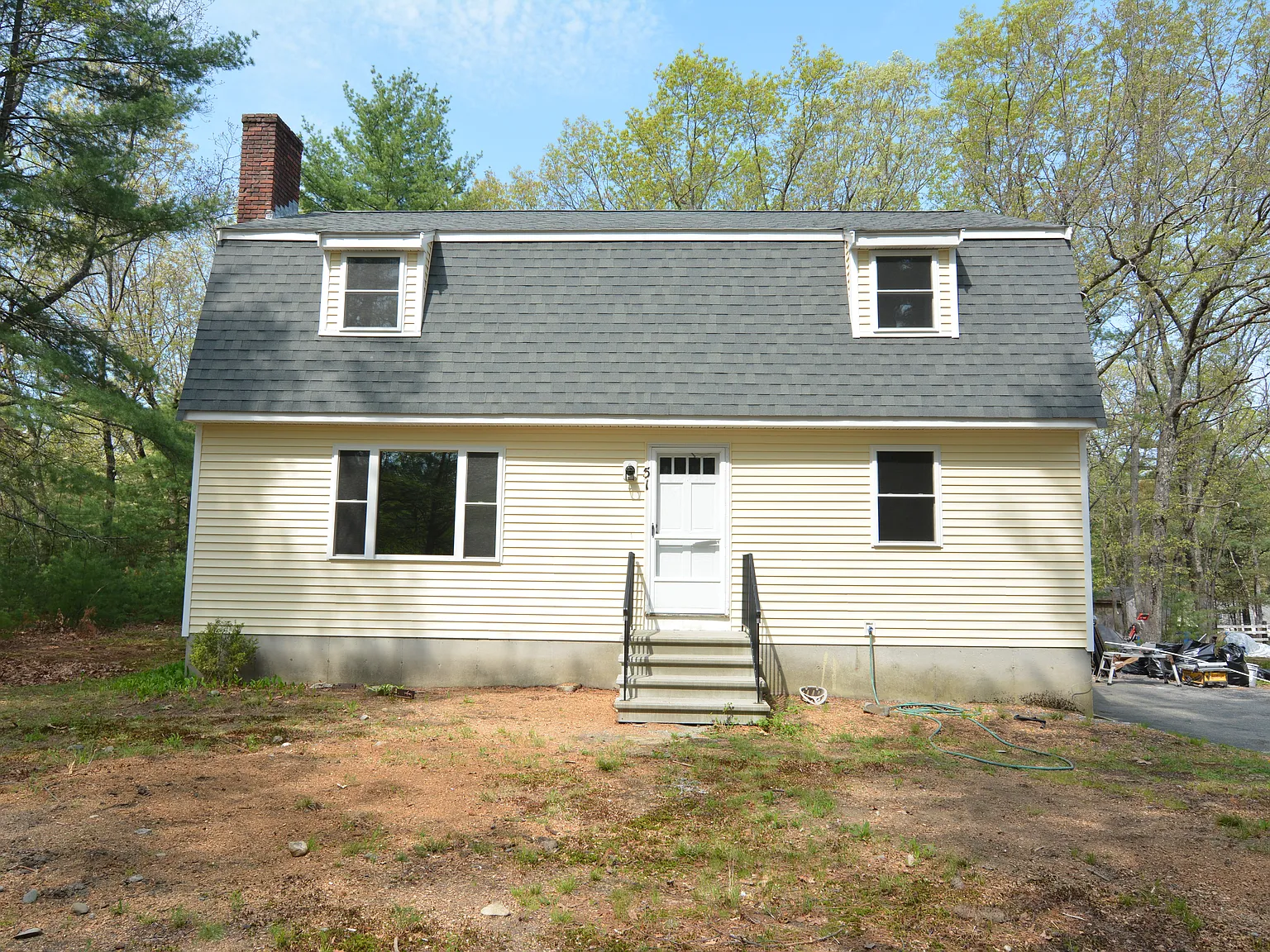 4 bed, 1800 sqft, $3,200 — Photo 2