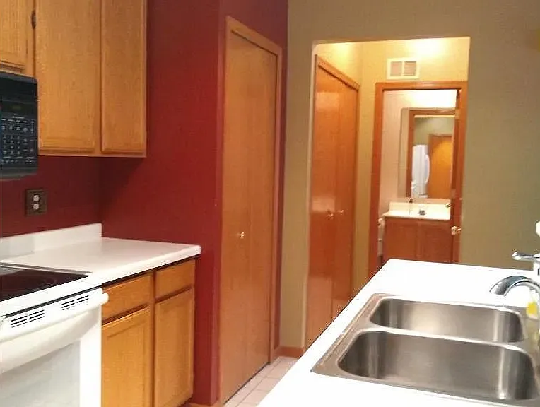 14182 Plymouth Ave S — Photo 3
