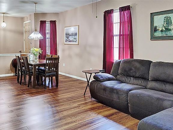 4th image of 936 Grand Canal Dr