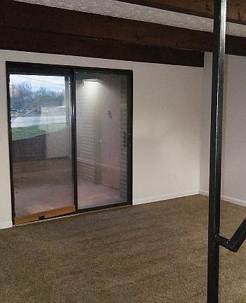 5th image of 1119 Hollander St APT D
