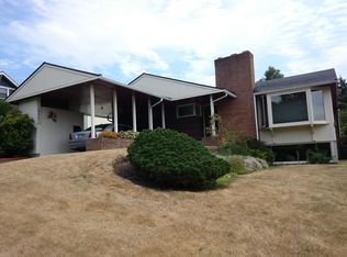 9040 37th Ave SW, Seattle, WA 98126