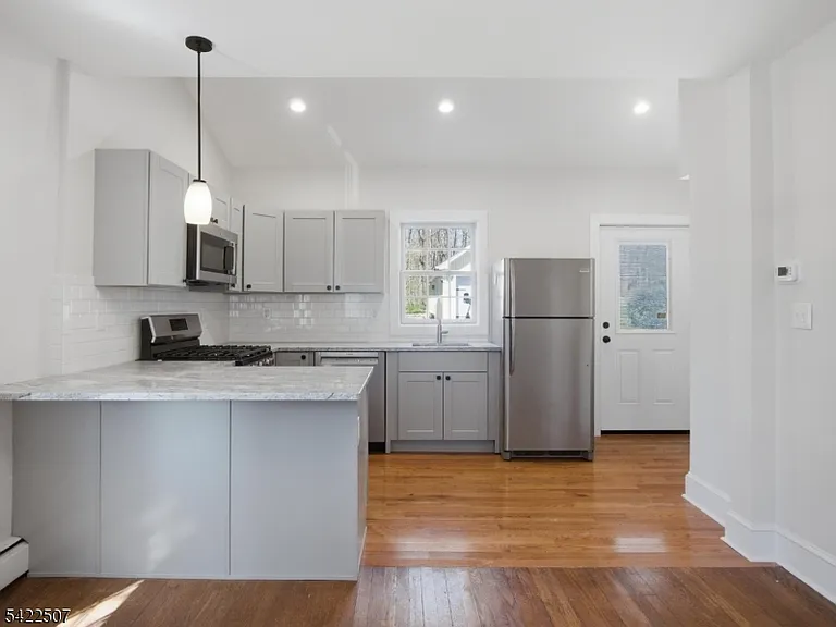 46 W End Ave #LEFT — Photo 7