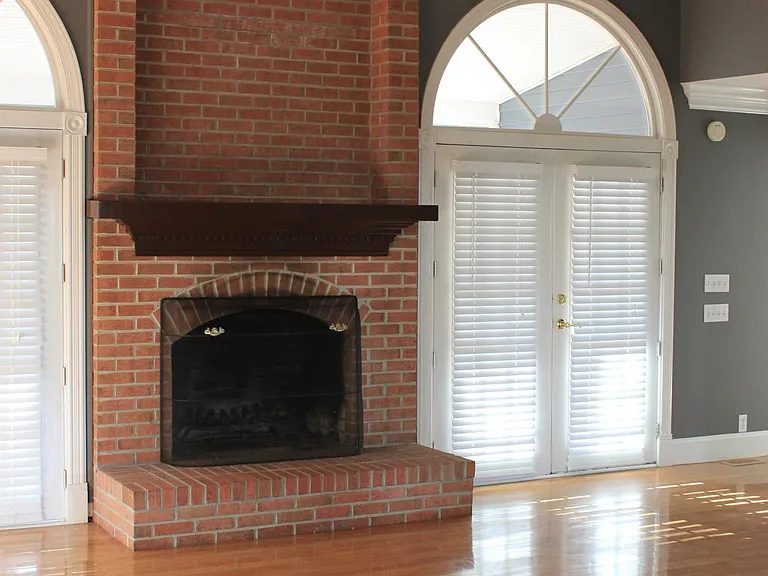 6060 Williamsburg Pkwy — Photo 8