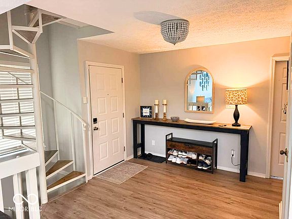 2nd image of 98 Lookout Ridge Dr