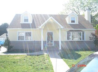 68 Cumberland St, Rockville Centre, NY 11570