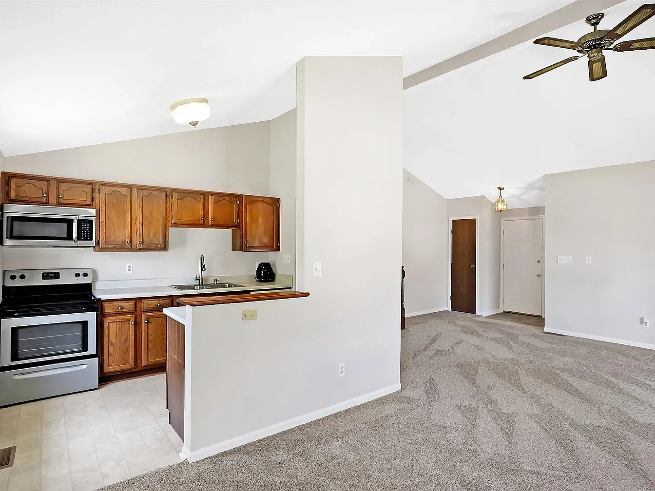 3 bed, 1560 sqft, $2,130 — Photo 3