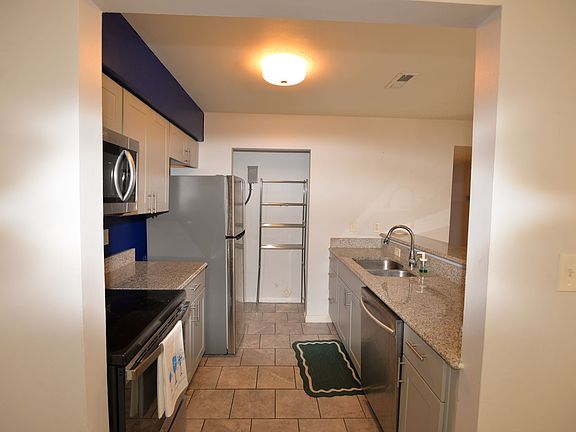 3rd image of 722 Lesner Ave APT 107