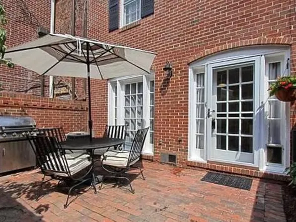 100 King Henry Ct #6, Alexandria, VA 22314