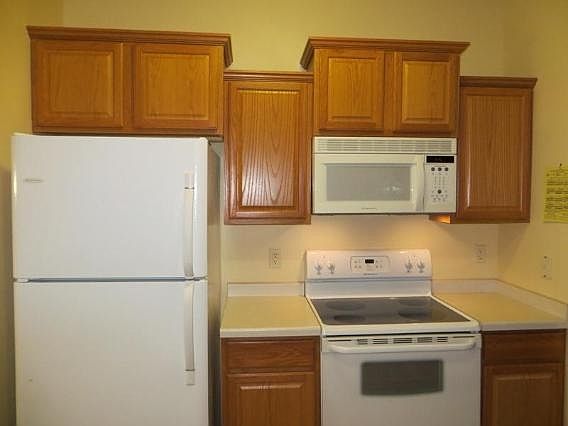 5th image of 9257 W Elm Ct #251