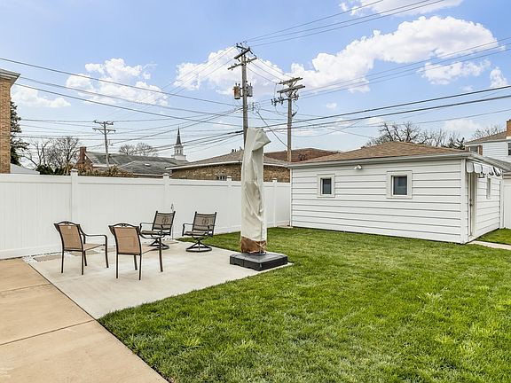 5th image of 5826 N Mulligan Ave #1