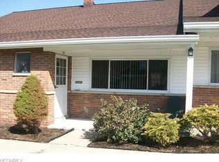 25505 Country Club Blvd UNIT 10, North Olmsted, OH 44070