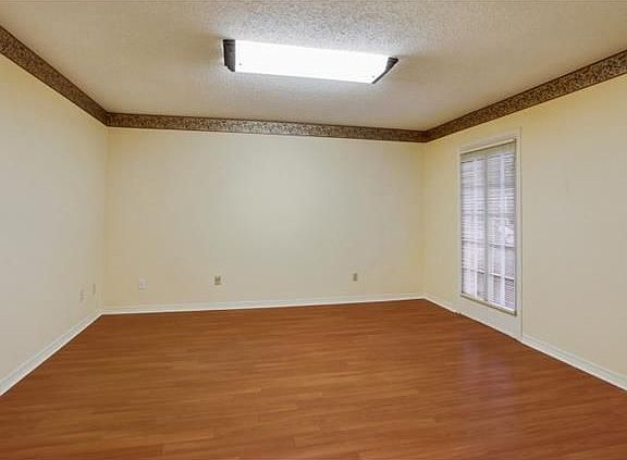 3rd image of 867 Martin Behrman Ave