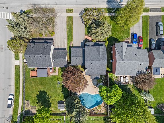 2nd image of 74 Centre Rd
