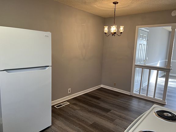 3rd image of 113 Forest Ave Unit 101