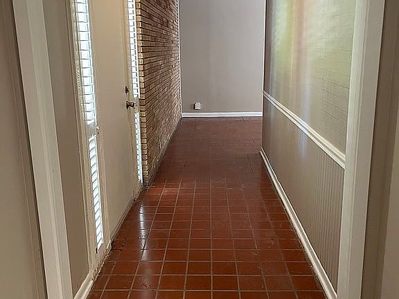 4th image of 518 Dickens Dr
