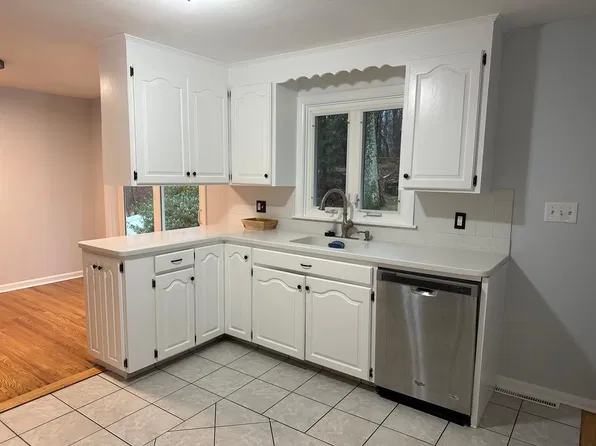 144 Harwood Rd, Waterbury, CT 06706
