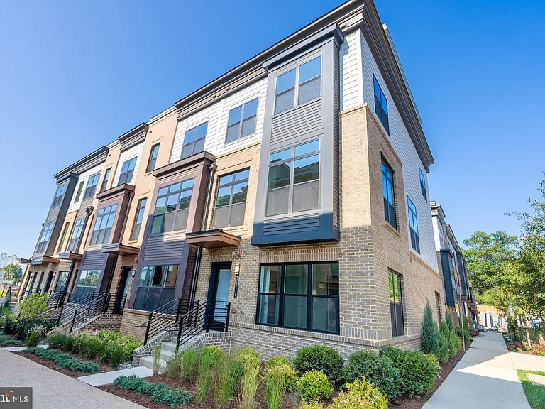 2038 Tysons Ridgeline Rd — Photo 3