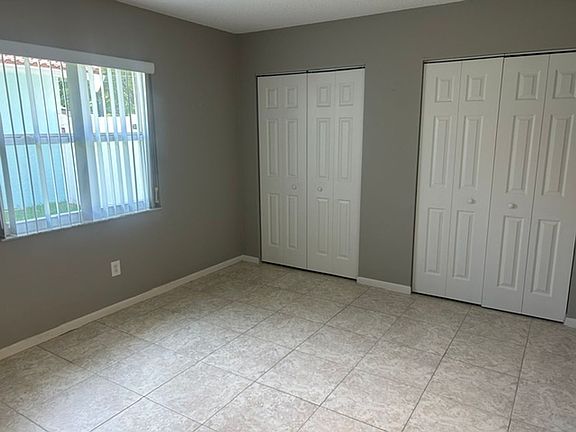 3rd image of 1207 Dinner Bell Ln E
