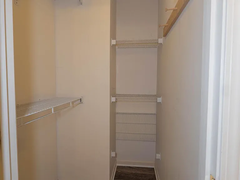 100 Northridge Dr #5 — Photo 11