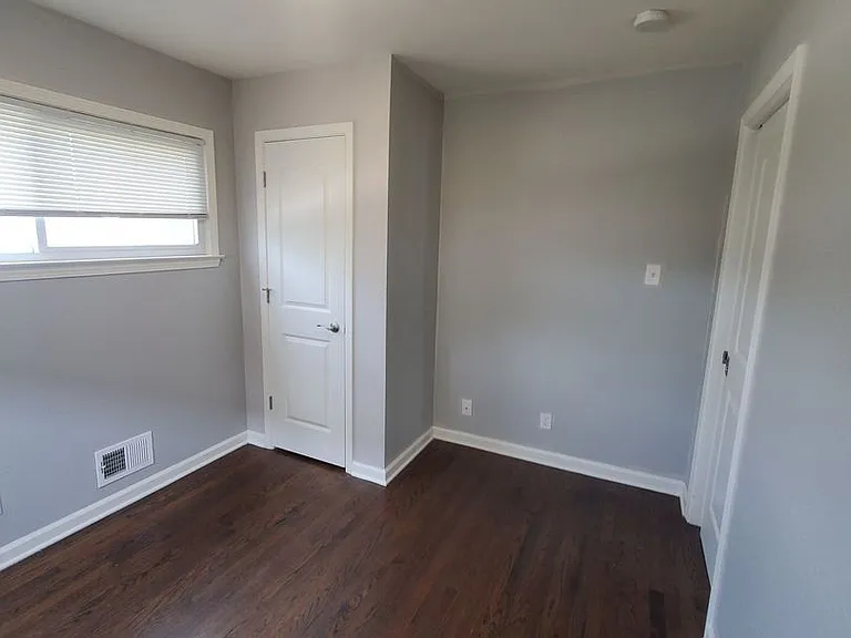 514 Lakeview Ave. (4 Unit) — Photo 7