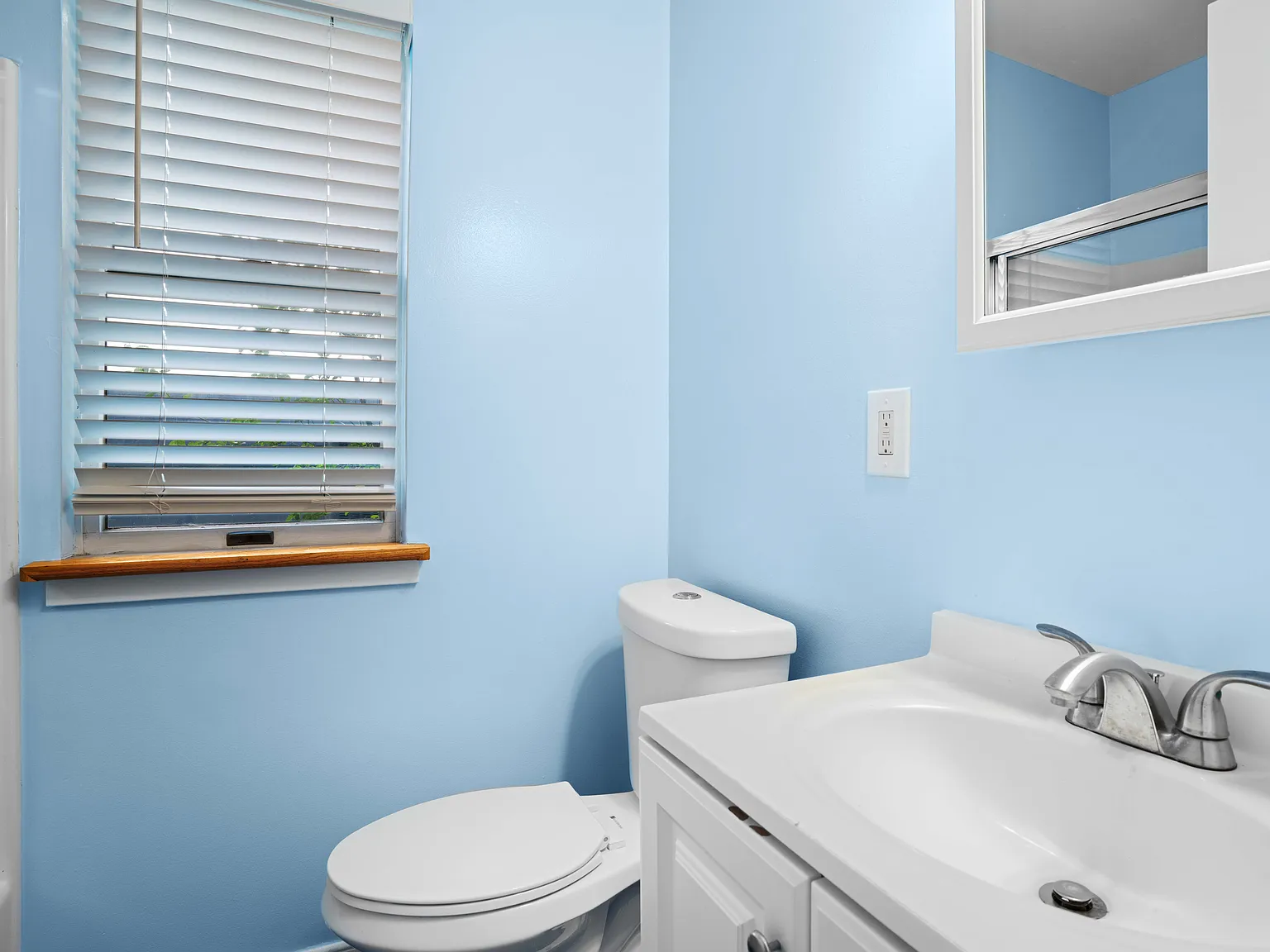 4 bed, 2.5 bath, 2511 sqft, $3,500 — Photo 3