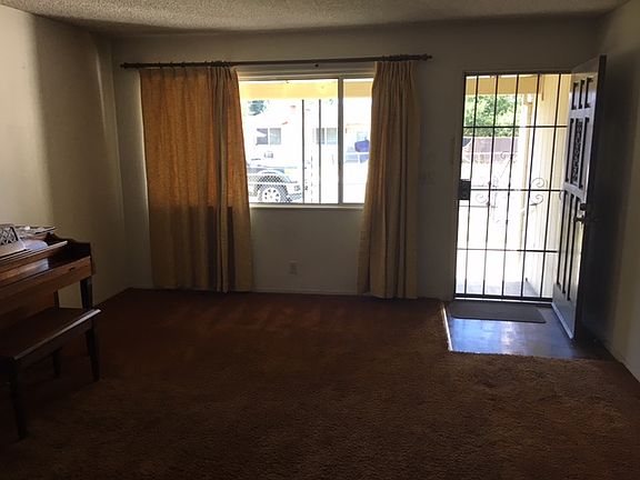 2nd image of 328 Delhi Ave