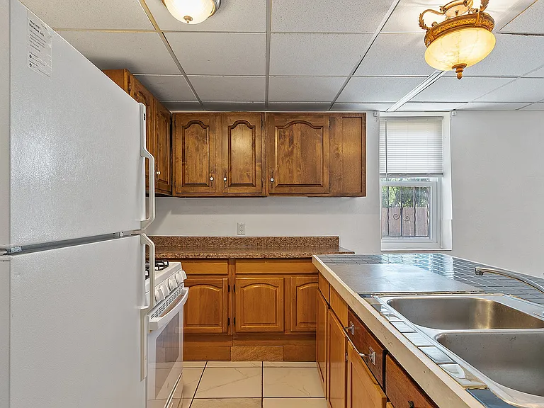 40 Aetna St #G2 — Photo 4
