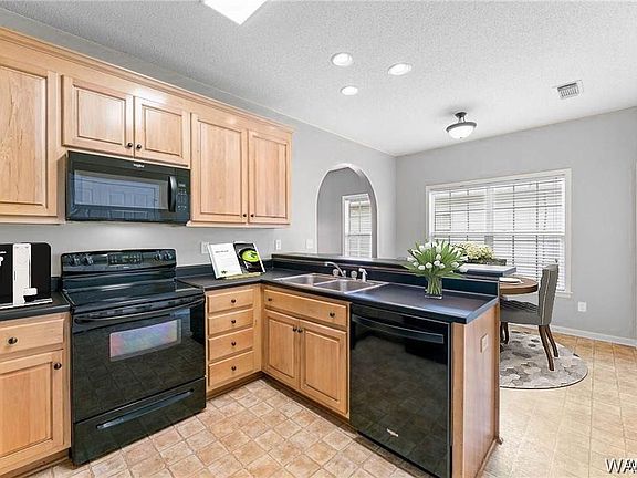4th image of 2325 Alexander Dr