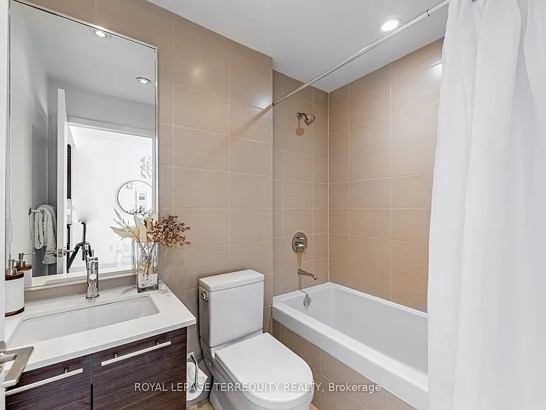 1 Market St #1410 — Photo 17