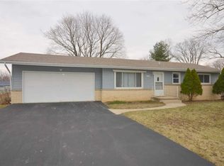 1324 Gladys Dr, Machesney Park, IL